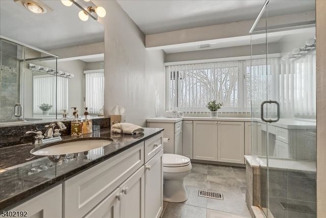 49 Farmersville Rd, Tewksbury Twp., NJ 07830