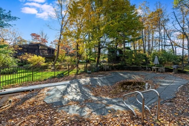 49 Farmersville Rd, Tewksbury Twp., NJ 07830