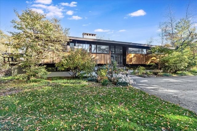 49 Farmersville Rd, Tewksbury Twp., NJ 07830