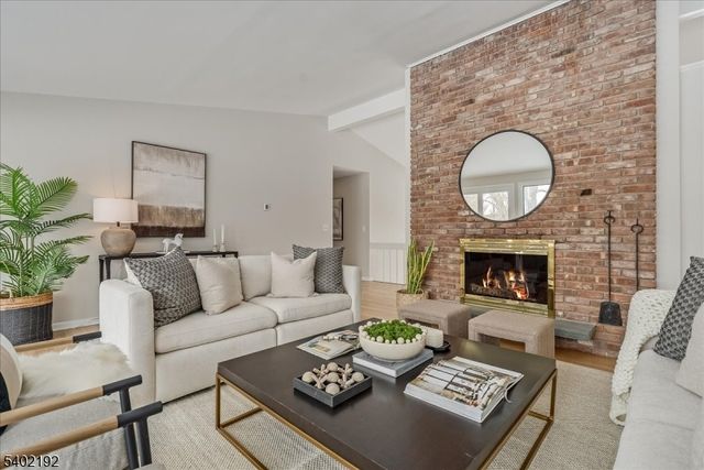 49 Farmersville Rd, Tewksbury Twp., NJ 07830