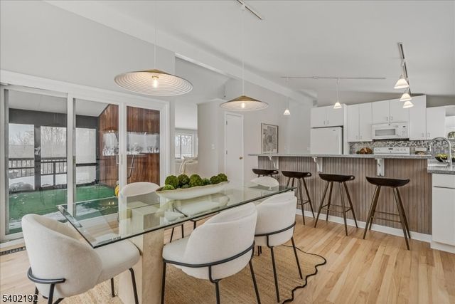 49 Farmersville Rd, Tewksbury Twp., NJ 07830