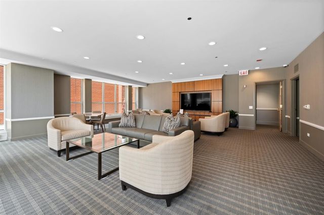 445 E NORTH WATER Street 902, Chicago, IL 60611