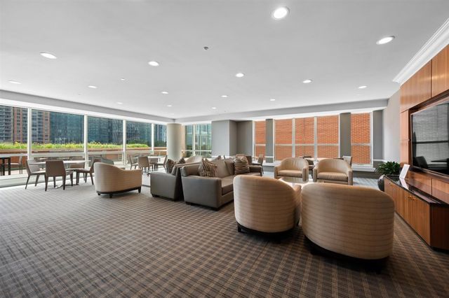 445 E NORTH WATER Street 902, Chicago, IL 60611