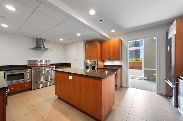 445 E NORTH WATER Street 902, Chicago, IL 60611