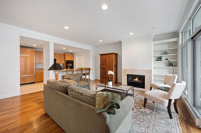 445 E NORTH WATER Street 902, Chicago, IL 60611