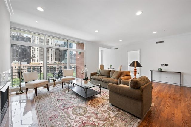 445 E NORTH WATER Street 902, Chicago, IL 60611