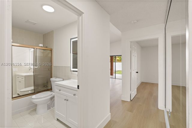 1201 SW 142nd Ave, Miami, FL 33184