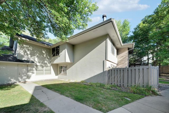 18657 Clear View Court, Minnetonka, MN 55345