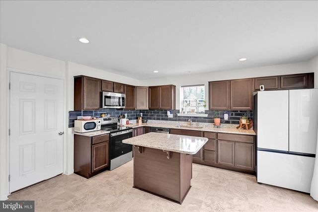 2625 VILLAGE RD, Dover, PA 17315