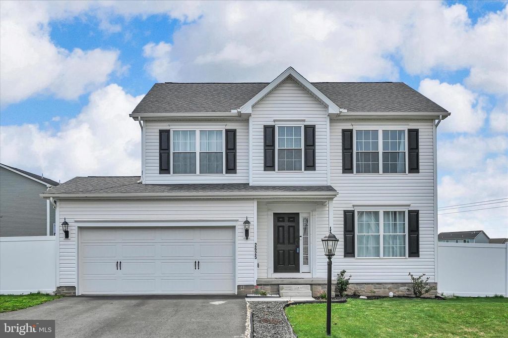 2625 VILLAGE RD, Dover, PA 17315