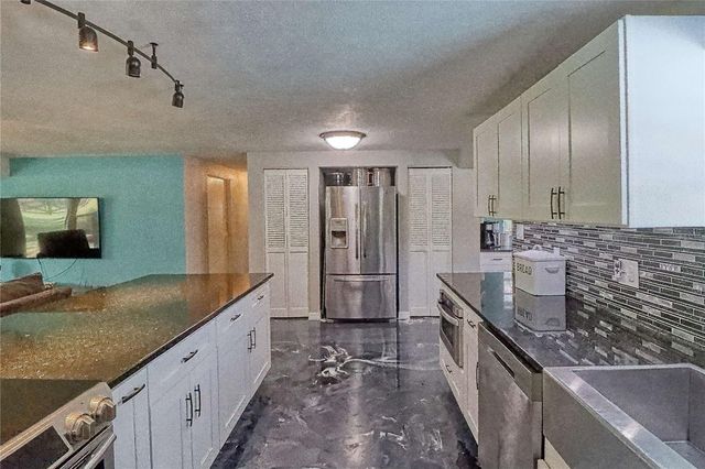 5205 FIVE ACRE ROAD, Plant City, FL 33565
