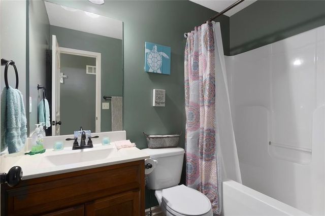 305 193rd Street, Smithville, MO 64089