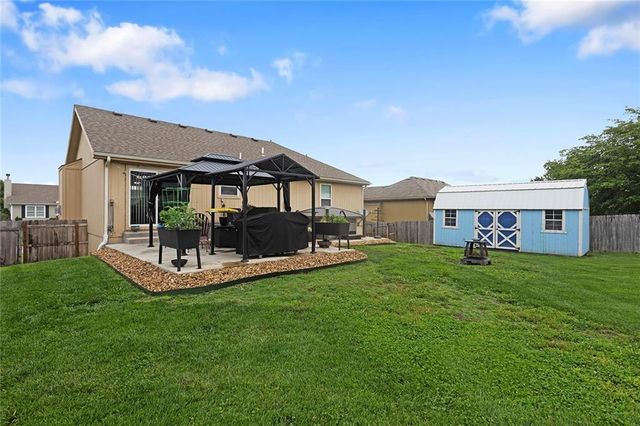 305 193rd Street, Smithville, MO 64089