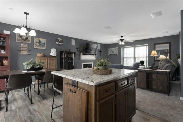 305 193rd Street, Smithville, MO 64089
