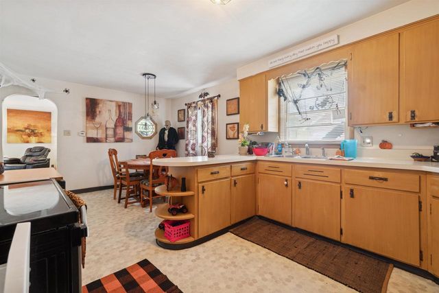 1424 Roosevelt Avenue, Beloit, WI 53511