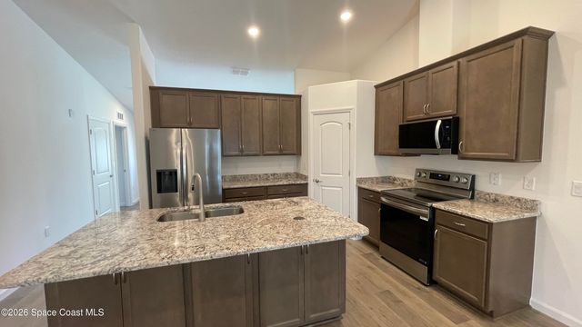 1872 Brookside Street NE, Palm Bay, FL 32907