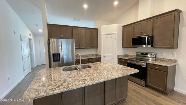 1872 Brookside Street NE, Palm Bay, FL 32907