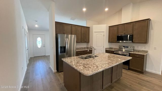 1872 Brookside Street NE, Palm Bay, FL 32907