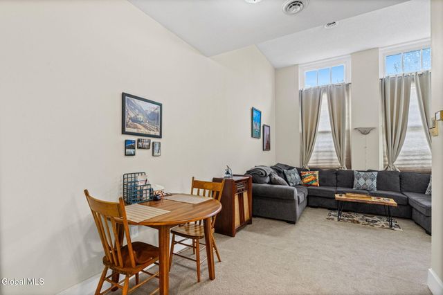 137 Front Street APT 208, Schenectady, NY 12305
