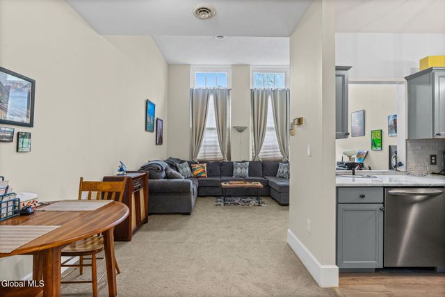 137 Front Street APT 208, Schenectady, NY 12305