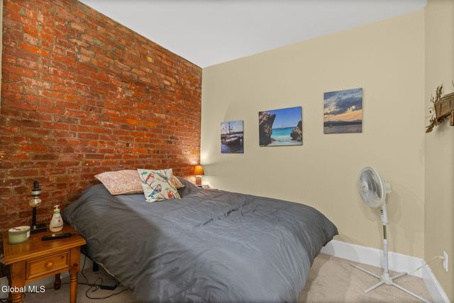 137 Front Street APT 208, Schenectady, NY 12305