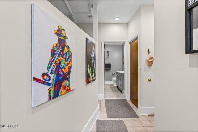 137 Front Street APT 208, Schenectady, NY 12305