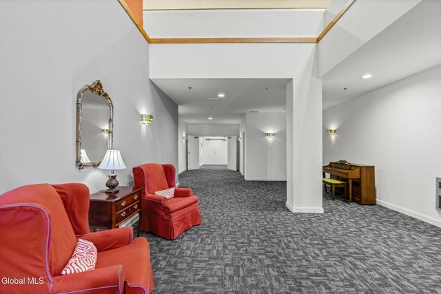 137 Front Street APT 208, Schenectady, NY 12305