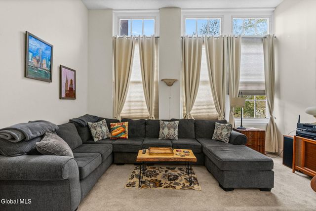 137 Front Street APT 208, Schenectady, NY 12305