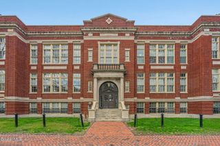 137 Front Street APT 208, Schenectady, NY 12305