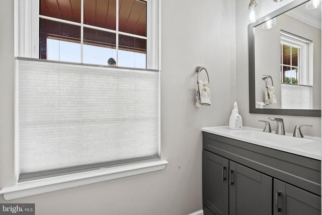 3 DOWNING LN, Sewell, NJ 08080