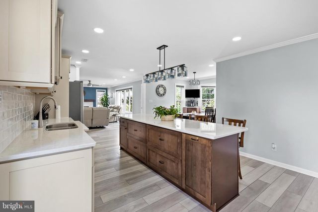 3 DOWNING LN, Sewell, NJ 08080