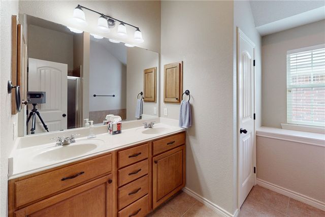 4306 Spring Hill Drive, College Station, TX 77845