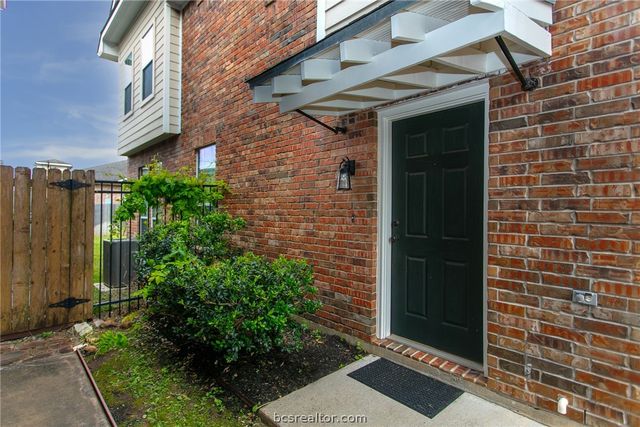 4306 Spring Hill Drive, College Station, TX 77845