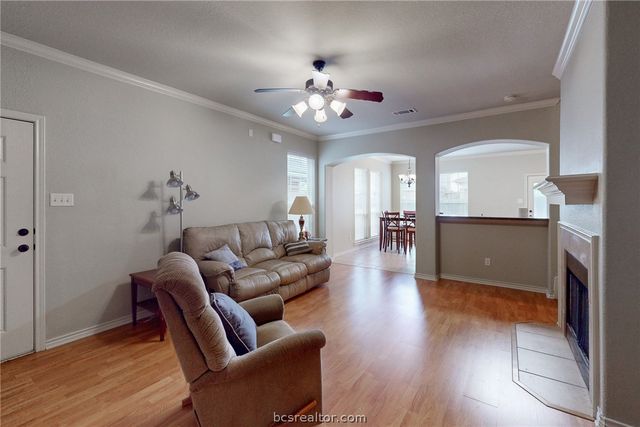 4306 Spring Hill Drive, College Station, TX 77845