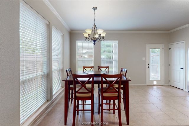 4306 Spring Hill Drive, College Station, TX 77845