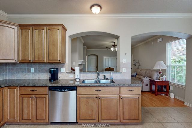 4306 Spring Hill Drive, College Station, TX 77845
