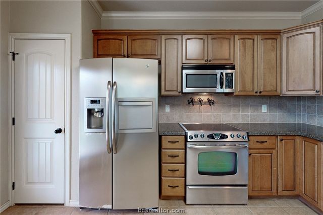 4306 Spring Hill Drive, College Station, TX 77845