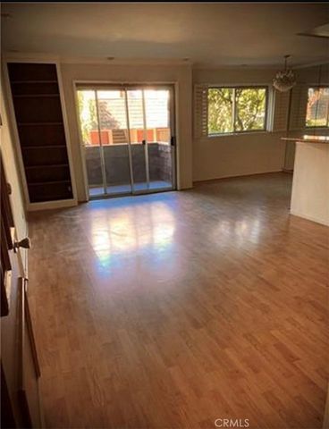 5403 Newcastle 8, Encino, CA 91316