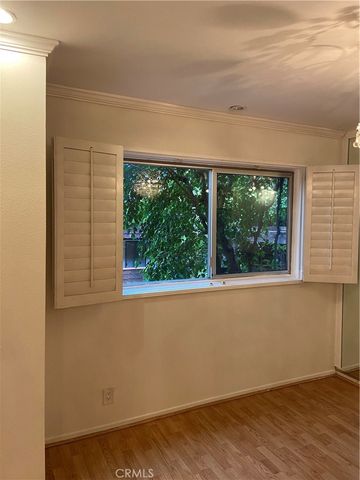 5403 Newcastle 8, Encino, CA 91316