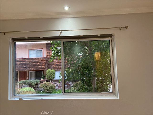 5403 Newcastle 8, Encino, CA 91316