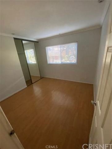 5403 Newcastle 8, Encino, CA 91316