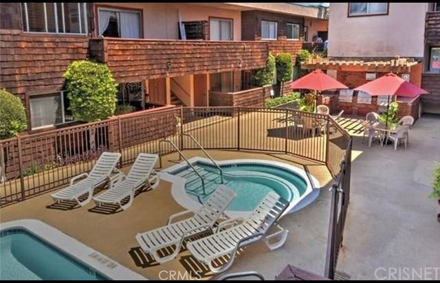 5403 Newcastle 8, Encino, CA 91316