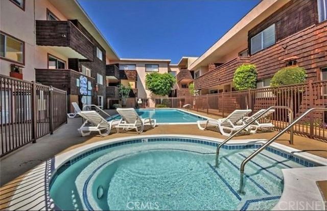 5403 Newcastle 8, Encino, CA 91316