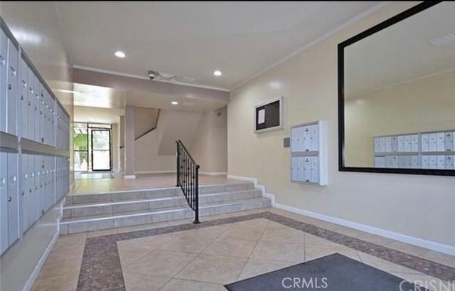 5403 Newcastle 8, Encino, CA 91316