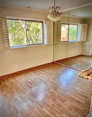 5403 Newcastle 8, Encino, CA 91316