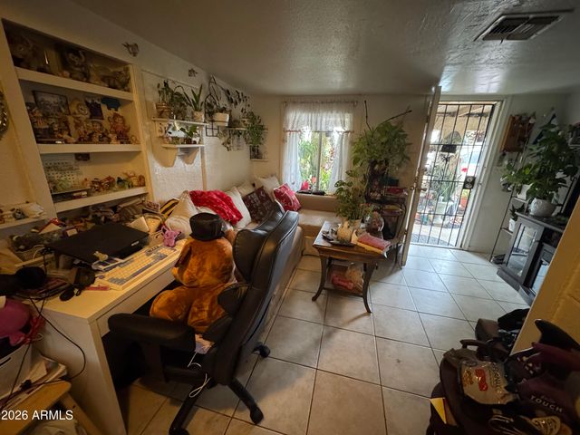 740 W CINNABAR Avenue, Phoenix, AZ 85021