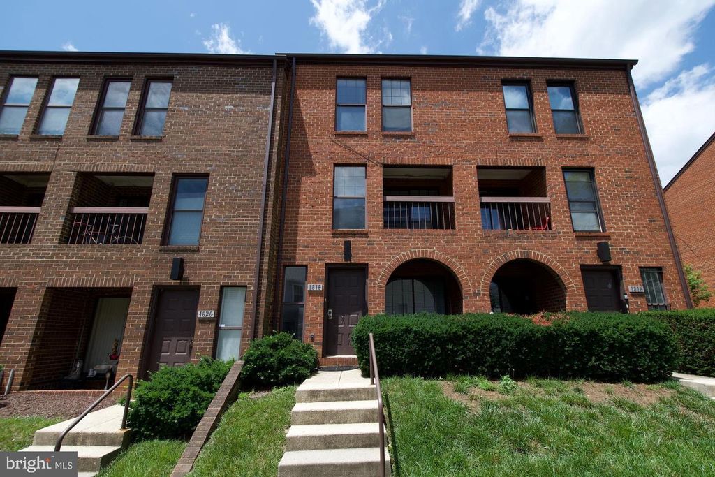1818 BRYANT ST NE, Washington, DC 20018