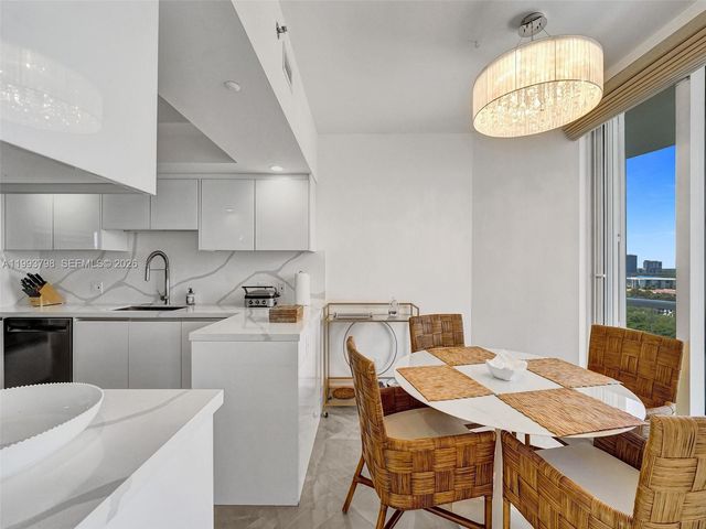 7000 Island Blvd 1207, Aventura, FL 33160