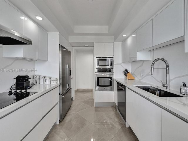 7000 Island Blvd 1207, Aventura, FL 33160