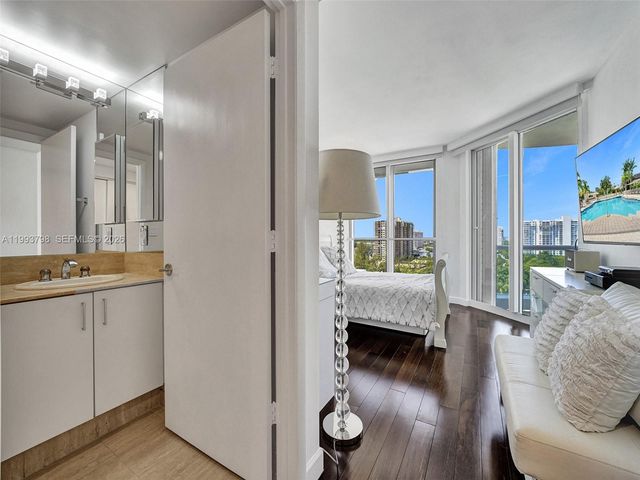 7000 Island Blvd 1207, Aventura, FL 33160